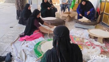 فیلم| خیز بزرگ بانوان سوقی؛ نذر نان محلی برای پشتیبانی از رزمندگان