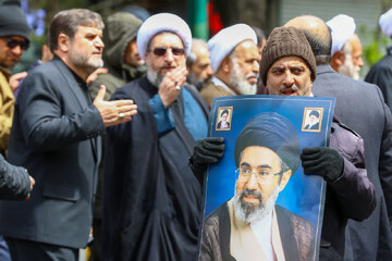 فیلم |  اجتماع خیابانی عزاداران بمناسبت شهادت امام صادق (علیه السلام) در تبریز