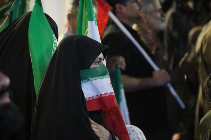 تصاویر/حضور کرمانی ها در شب چهل و چهارم از جنگ رمضان