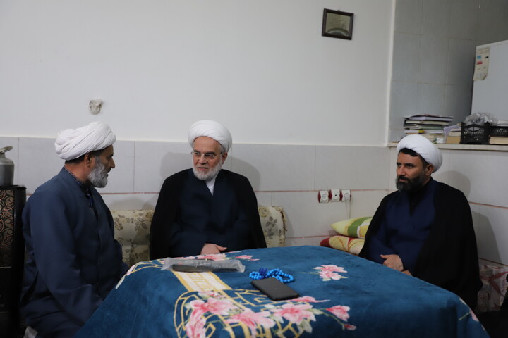 تصاویر/سرکشی نماینده ولی فقیه و مدیر حوزه علمیه کردستان از روحانیون تبلیغی شهرستان قروه