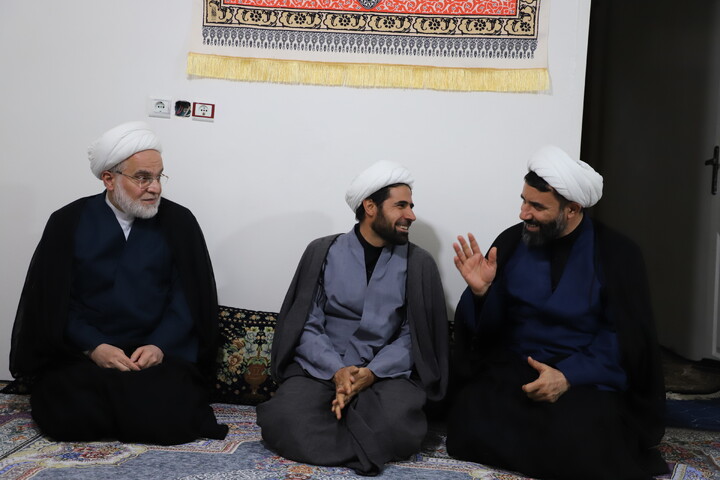 تصاویر/سرکشی نماینده ولی فقیه و مدیر حوزه علمیه کردستان از روحانیون تبلیغی شهرستان قروه