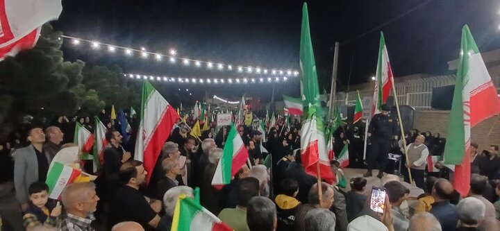 تصاویر | چهل و چهارمین تجمع شبانه مردمی آران وبیدگل درمیدان سردار سلیمانی