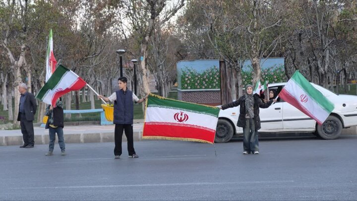 تصاویر/هشتمین روز از اجتماع پرچم گردانی به نیابت از شهید حسین امیدوار در اراک