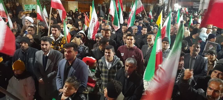 تصاویر/ اجتماع شبانه مردم ولایی و انقلابی خرمدره در دفاع از ایران و بیعت با رهبر انقلاب