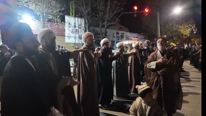 تصاویر/ اجتماع شبانه مردم ولایی و انقلابی هادیشهر در دفاع از ایران و بیعت با رهبر انقلاب