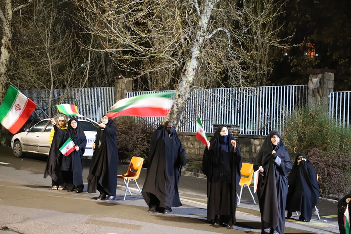 تصاویر/ برپایی موکب «قائد امت» توسط طلاب و اساتید مدرسه علمیه حضرت ولیعصر(عج)تبریز