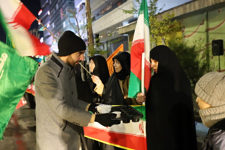 تصاویر/ برپایی موکب «قائد امت» توسط طلاب و اساتید حوزه علمیه خواهران استان آذربایجان شرقی