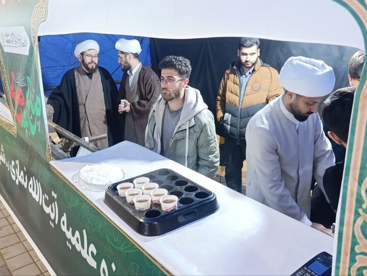 تصاویر/  برپائی موکب گروه جهادی طلاب مدرسه علمیه آیت الله نمازی (ره )شهرستان خوی