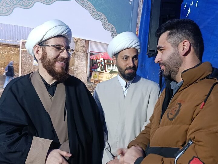 تصاویر/  برپائی موکب گروه جهادی طلاب مدرسه علمیه آیت الله نمازی (ره )شهرستان خوی
