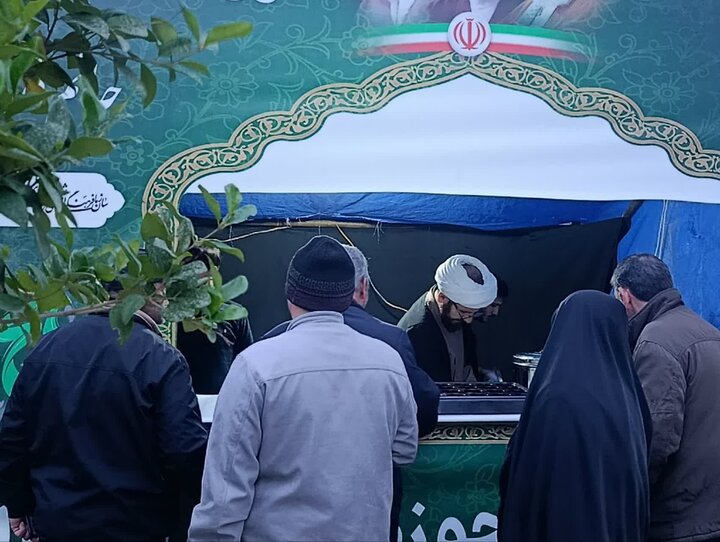 تصاویر/  برپائی موکب گروه جهادی طلاب مدرسه علمیه آیت الله نمازی (ره )شهرستان خوی