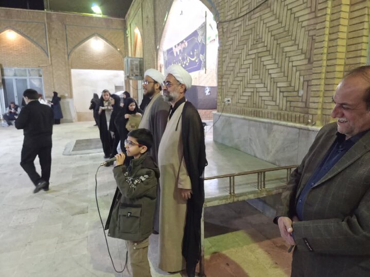 تصاویر/  اجتماع مردمی عزاداری شهادت امام صادق(ع) در مدرسه علمیه آیت‌الله مدنی کاشانی(ره)