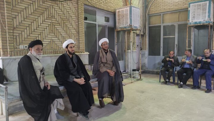 تصاویر/  اجتماع مردمی عزاداری شهادت امام صادق(ع) در مدرسه علمیه آیت‌الله مدنی کاشانی(ره)