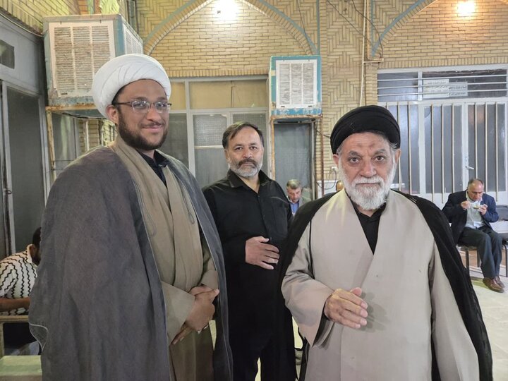 تصاویر/  اجتماع مردمی عزاداری شهادت امام صادق(ع) در مدرسه علمیه آیت‌الله مدنی کاشانی(ره)