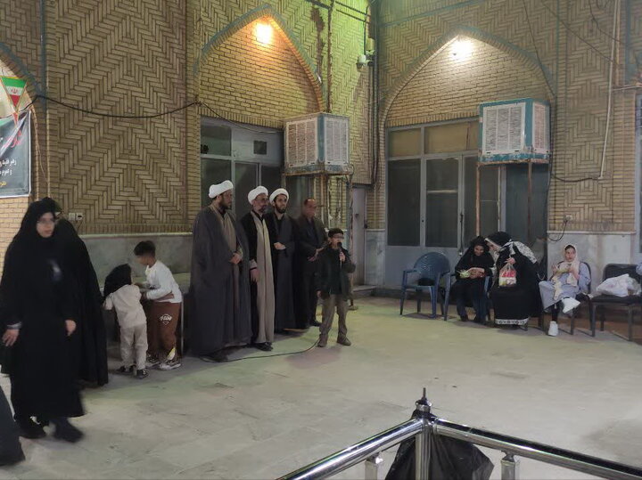 تصاویر/  اجتماع مردمی عزاداری شهادت امام صادق(ع) در مدرسه علمیه آیت‌الله مدنی کاشانی(ره)