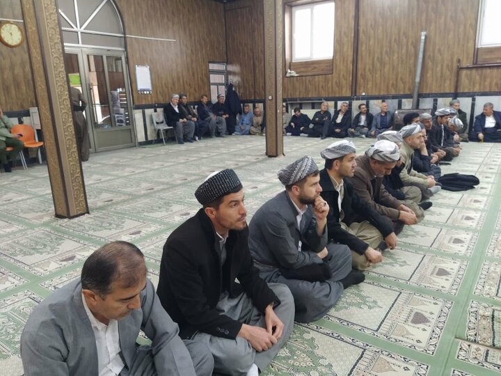 تصاویر/ برگزاری محفل انس با قرآن کریم به مناسبت شهادت قائد امت و شهدای جنگ رمضان در مسجد دارالسلام شهرستان سردشت
