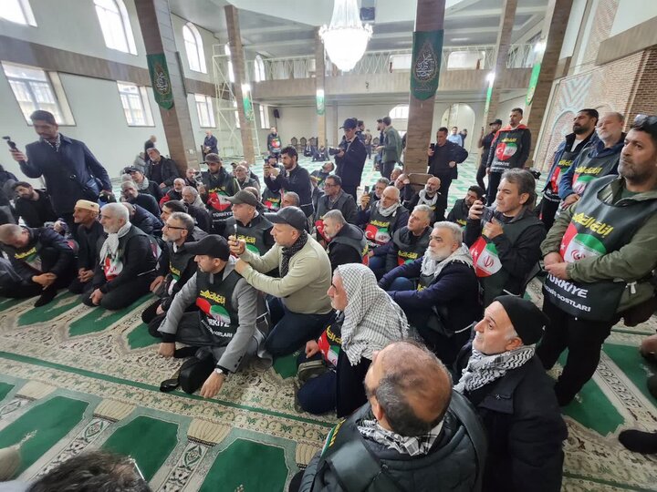 تصاویر/ حضور فعالین رسانه ای و فرهنگی ترکیه در مسجد اهل سنت ارومیه