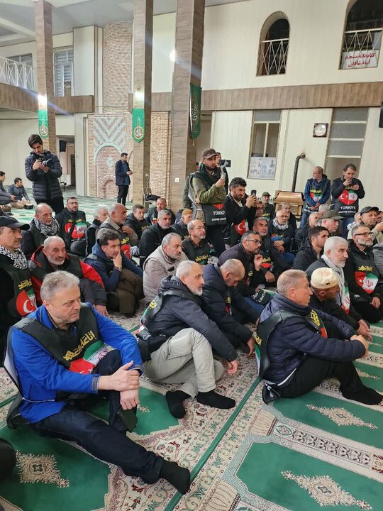 تصاویر/ حضور فعالین رسانه ای و فرهنگی ترکیه در مسجد اهل سنت ارومیه