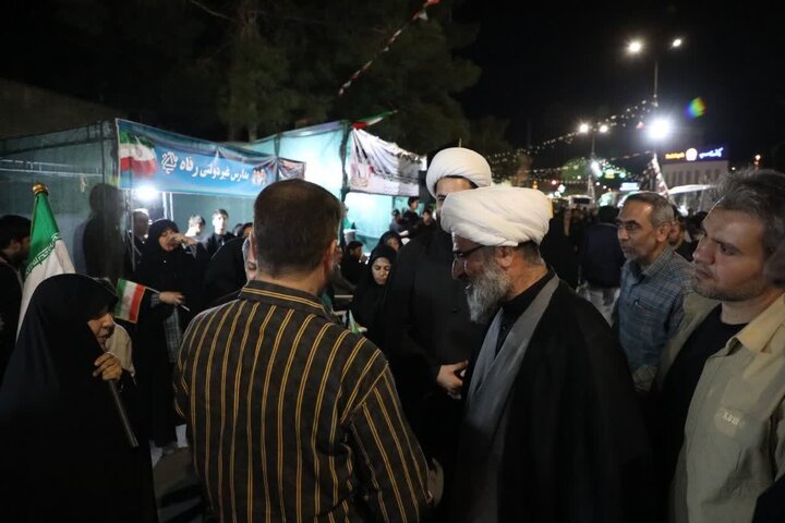 تصاویر/ بازدید نماینده ولی‌فقیه در استان از مواکب شهر سمنان در حاشیه اجتماعات مردمی شب‌های اقتدار