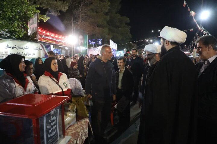 تصاویر/ بازدید نماینده ولی‌فقیه در استان از مواکب شهر سمنان در حاشیه اجتماعات مردمی شب‌های اقتدار