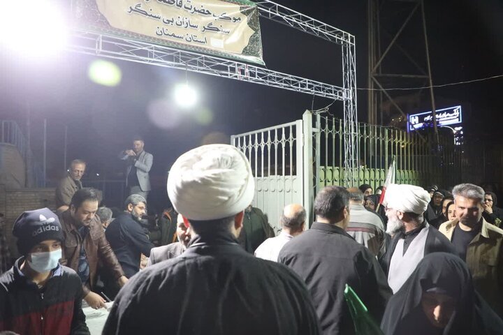 تصاویر/ بازدید نماینده ولی‌فقیه در استان از مواکب شهر سمنان در حاشیه اجتماعات مردمی شب‌های اقتدار