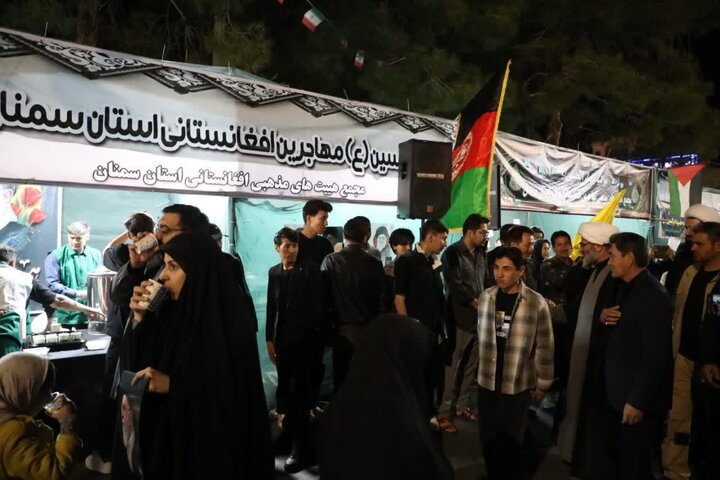 تصاویر/ بازدید نماینده ولی‌فقیه در استان از مواکب شهر سمنان در حاشیه اجتماعات مردمی شب‌های اقتدار