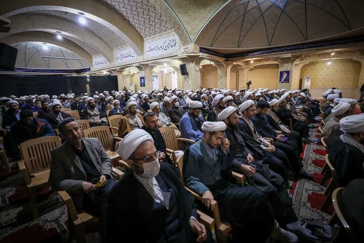 تصاویر / پنجمین اجتماع حماسی و مقاومتی ،اساتید ،وطلاب حوزه علمیه قزوین