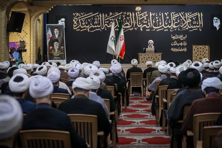 تصاویر / پنجمین اجتماع حماسی و مقاومتی ،اساتید ،وطلاب حوزه علمیه قزوین