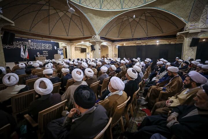تصاویر / پنجمین اجتماع حماسی و مقاومتی ،اساتید ،وطلاب حوزه علمیه قزوین