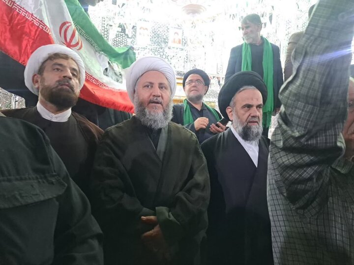 تصاویر/حضور امام جمعه آران و بیدگل در چهل و چهارمین  تجمع شبانه حضور مردم در میادین