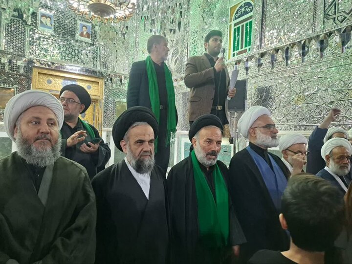 تصاویر/حضور امام جمعه آران و بیدگل در چهل و چهارمین  تجمع شبانه حضور مردم در میادین
