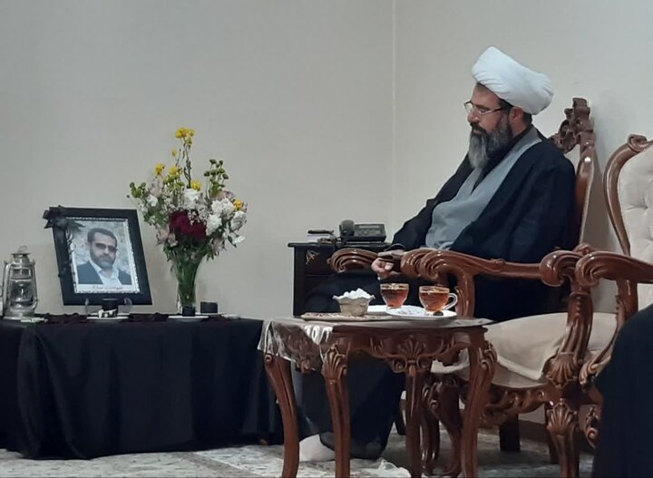 تصاویر/دیدار مدیر حوزه علمیه خواهران استان مرکزی با خانواده شهدای جنگ رمضان