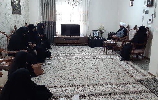 تصاویر/دیدار مدیر حوزه علمیه خواهران استان مرکزی با خانواده شهدای جنگ رمضان