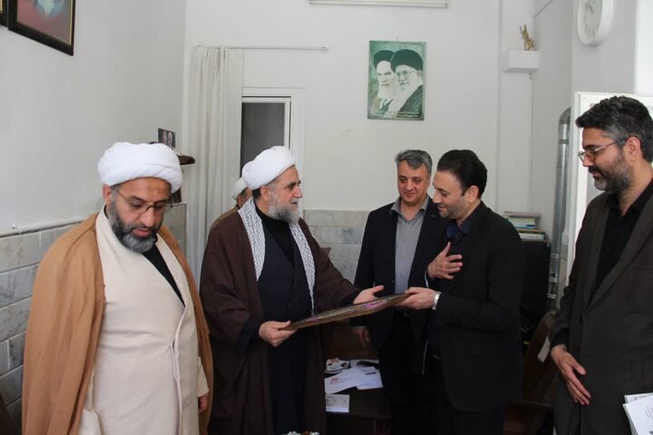 اجرای طرح خادمیاران حوزه علمیه در راستای حمایت از پایداری بازار
