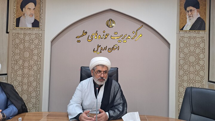 تصاویر/ جلسه تبیینی قرارگاه بلاغ مبین ویژه اساتید حوزه علمیه اردبیل