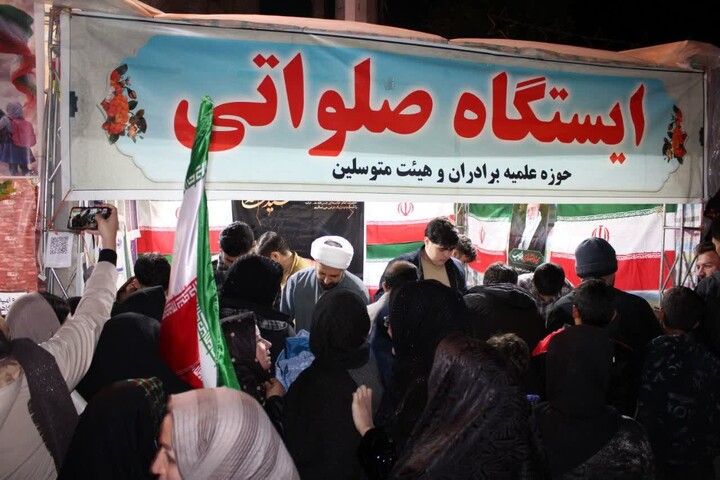 تصاویر/ ایستگاه صلواتی مدرسه علمیه امام محمد باقر(ع) اردبیل