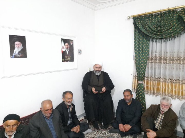 تصاویر/ حضور ائمه جمعه دابودشت آمل و فریدونکنار در روضه خانگی شهادت امام صادق (ع)