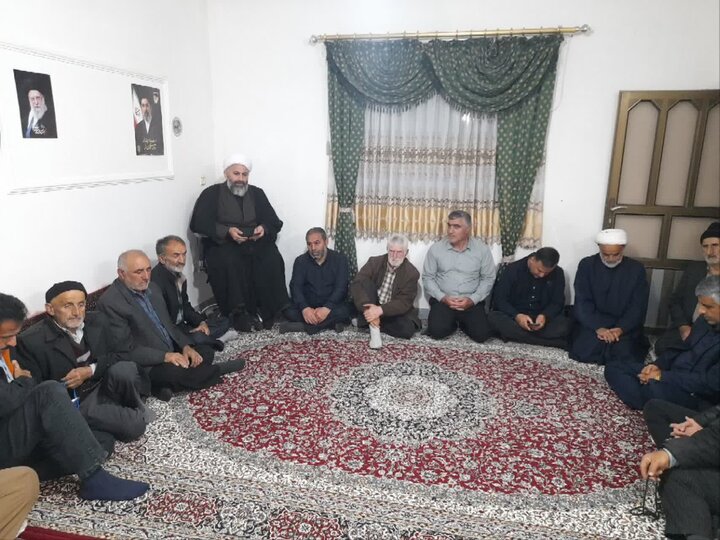 تصاویر/ حضور ائمه جمعه دابودشت آمل و فریدونکنار در روضه خانگی شهادت امام صادق (ع)