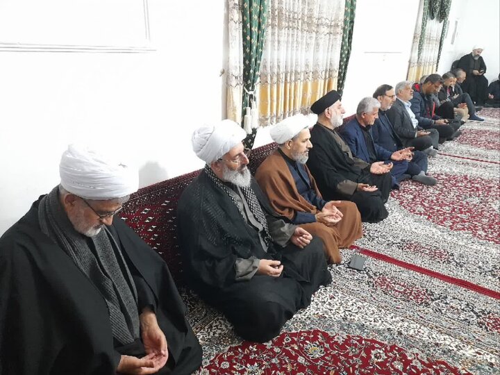 تصاویر/ حضور ائمه جمعه دابودشت آمل و فریدونکنار در روضه خانگی شهادت امام صادق (ع)