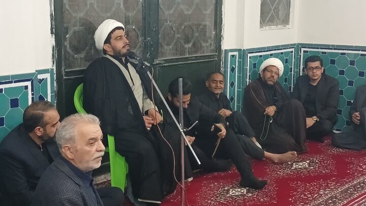تصاویر/ مراسم عزاداری شهادت امام صادق (ع) با حضور روحانیون ، طلاب . مادحین اهل بیت(ع) آران وبیدگل