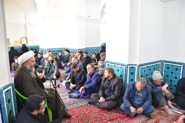 تصاویر/ مراسم عزاداری شهادت امام صادق (ع) با حضور روحانیون ، طلاب . مادحین اهل بیت(ع) آران وبیدگل