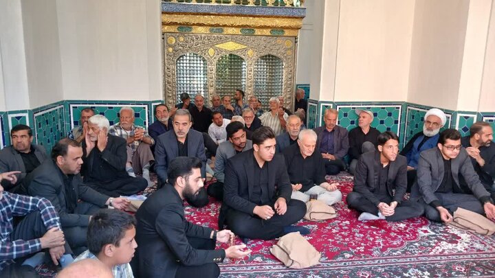 تصاویر/ مراسم عزاداری شهادت امام صادق (ع) با حضور روحانیون ، طلاب . مادحین اهل بیت(ع) آران وبیدگل