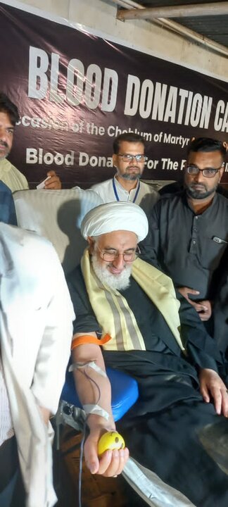 چہلمِ رہبرِ شہید: دہلی میں عظیم فلاحی کیمپ، نمائندۂ ولی فقیہ ہند سمیت شرکاء کا خون عطیہ