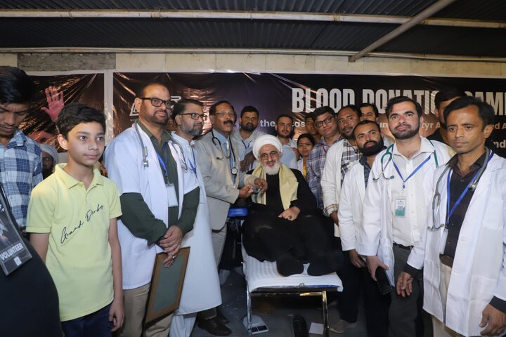 چہلمِ رہبرِ شہید: دہلی میں عظیم فلاحی کیمپ، نمائندۂ ولی فقیہ ہند سمیت شرکاء کا خون عطیہ