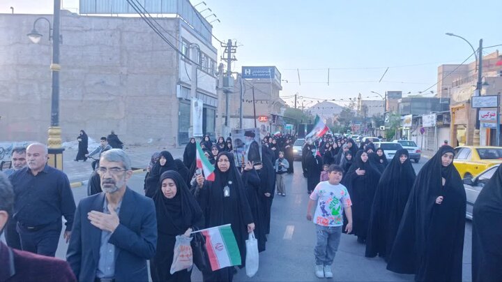 تصاویر/ برپایی دسته‌ی عزاداری شهادت امام جعفر صادق(ع) در گرمسار