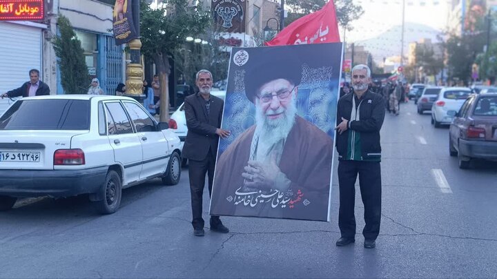 تصاویر/ برپایی دسته‌ی عزاداری شهادت امام جعفر صادق(ع) در گرمسار
