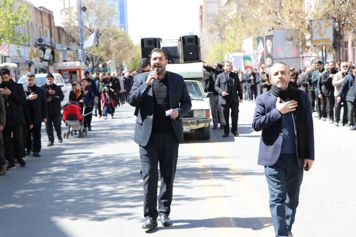 تصاویر/ عزاداری خیابانی در ارومیه به مناسبت سالروز شهادت امام صادق علیه السلام