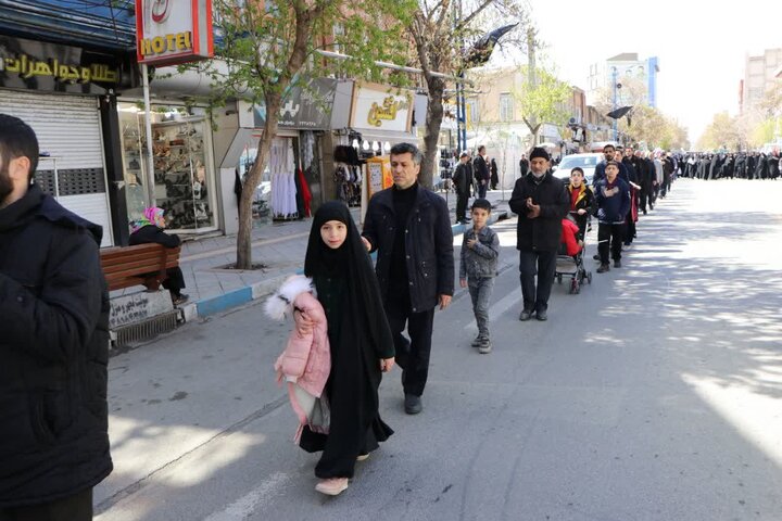 تصاویر/ عزاداری خیابانی در ارومیه به مناسبت سالروز شهادت امام صادق علیه السلام