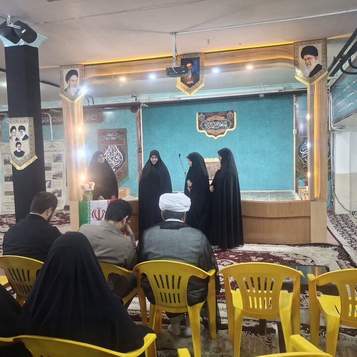 تصاویر/برگزاری مراسم اربعین رهبر شهید انقلاب و شهید محسن زارع در مدرسه علمیه حضرت زینب کبری(س)یزد