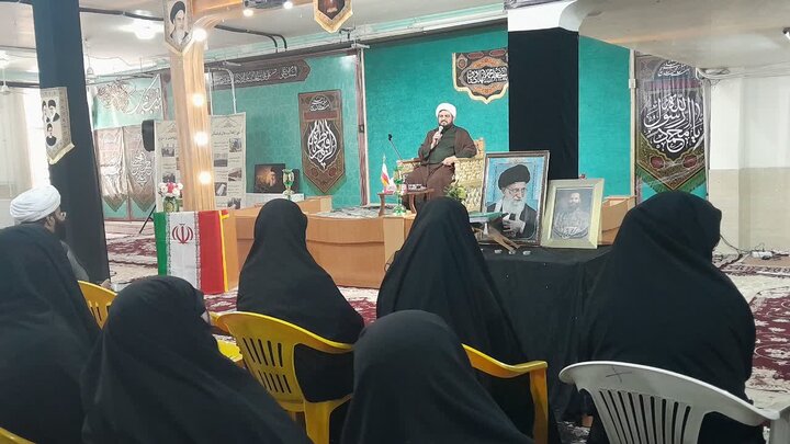 تصاویر/برگزاری مراسم اربعین رهبر شهید انقلاب و شهید محسن زارع در مدرسه علمیه حضرت زینب کبری(س)یزد