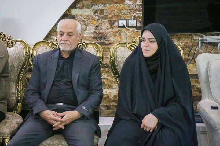 تصاویر/ دیدار و تکریم اصحاب رسانه قم از خانواده شهید امیرحسین عزتی پور